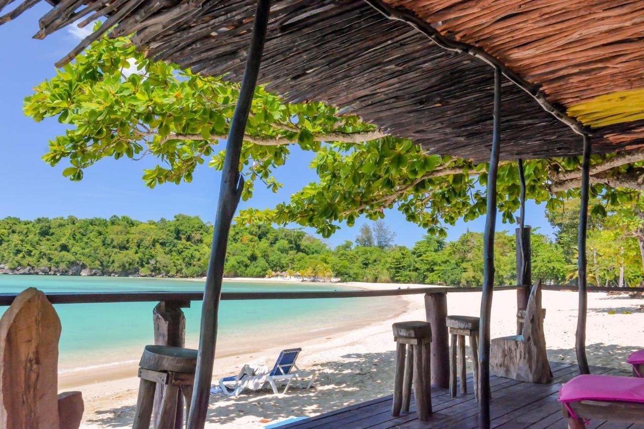 Sand And Tan Beach Hotel Очо-Риос Экстерьер фото