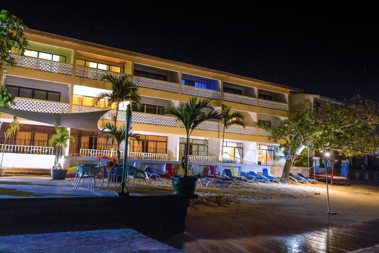 Sand And Tan Beach Hotel Очо-Риос Экстерьер фото