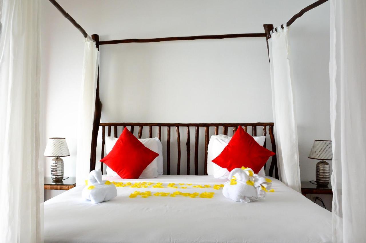 Sand And Tan Beach Hotel Очо-Риос Экстерьер фото