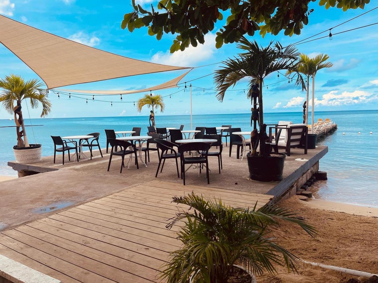 Sand And Tan Beach Hotel Очо-Риос Экстерьер фото